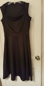 Black sleeveless dress